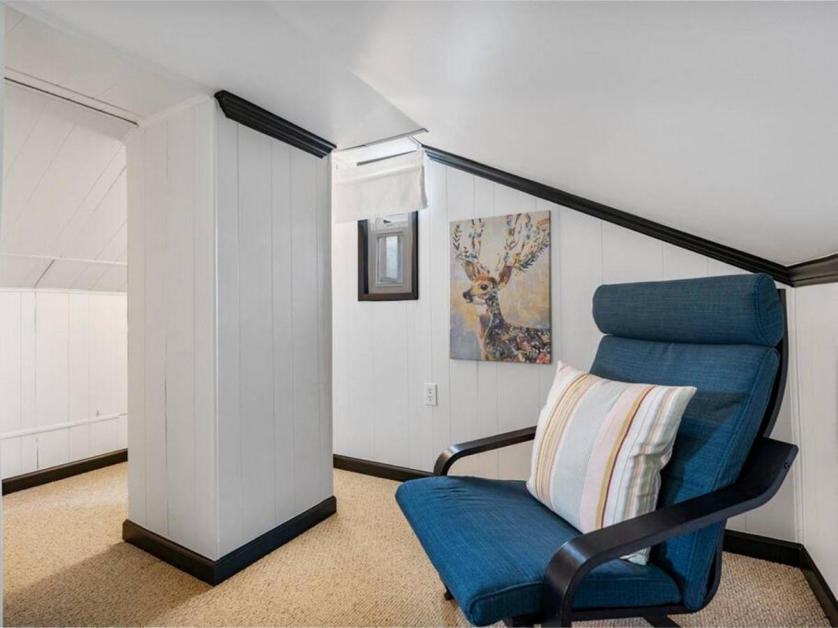 Picture Perfect Bungalow In The Heart Of Dt バンクーバー エクステリア 写真